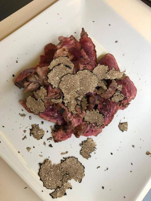 Tagliata con tartufo Tagliata con tartufo