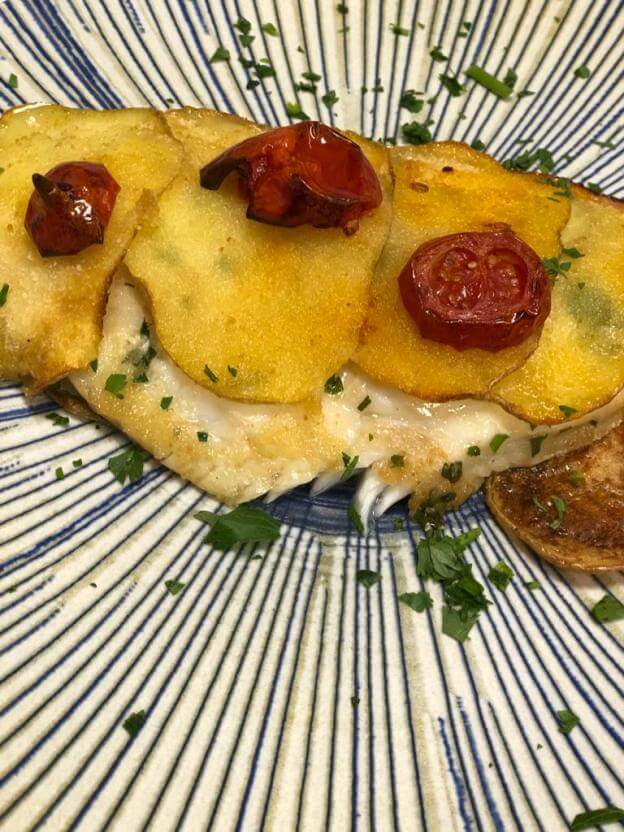 Filetto di orata in crosta di patate Filetto di orata in crosta di patate